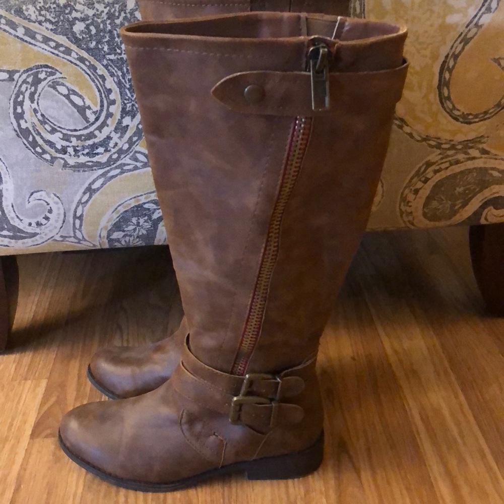 Brown boots